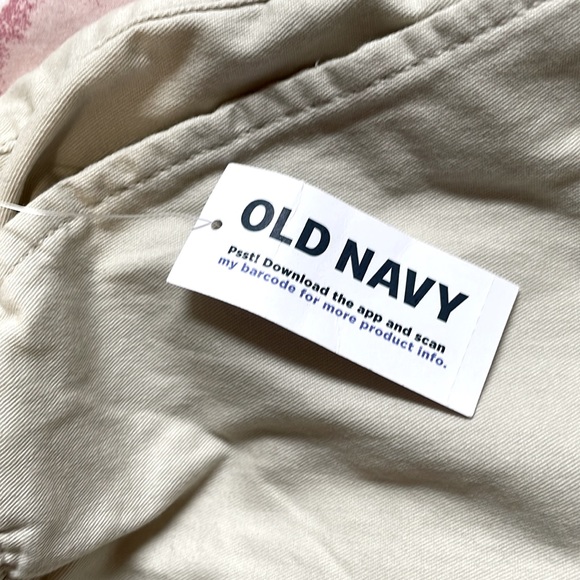 NEW W/ TAG Old Navy brand Beige/Khaki shorts boys youth size 6-10 (S) w/ pockets - Picture 6 of 7